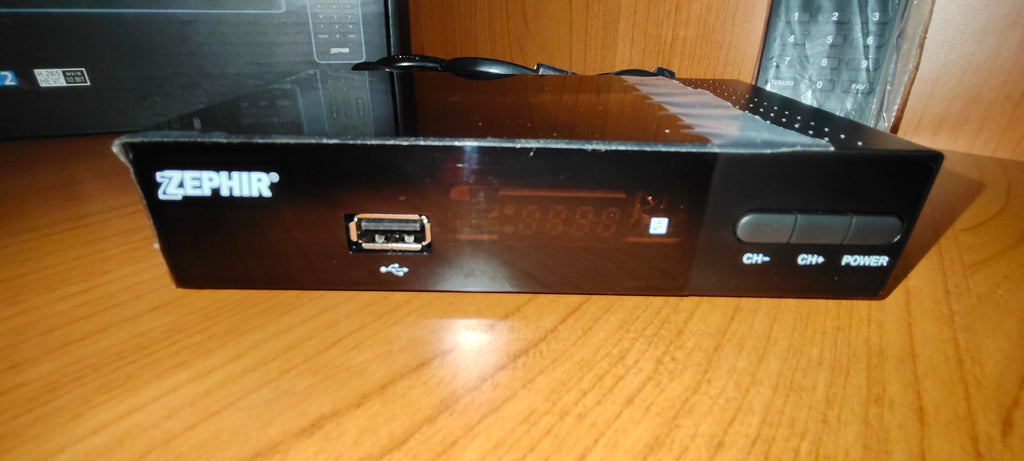 DECODER DIGITALE TERESTRE CON TELECOMANDO