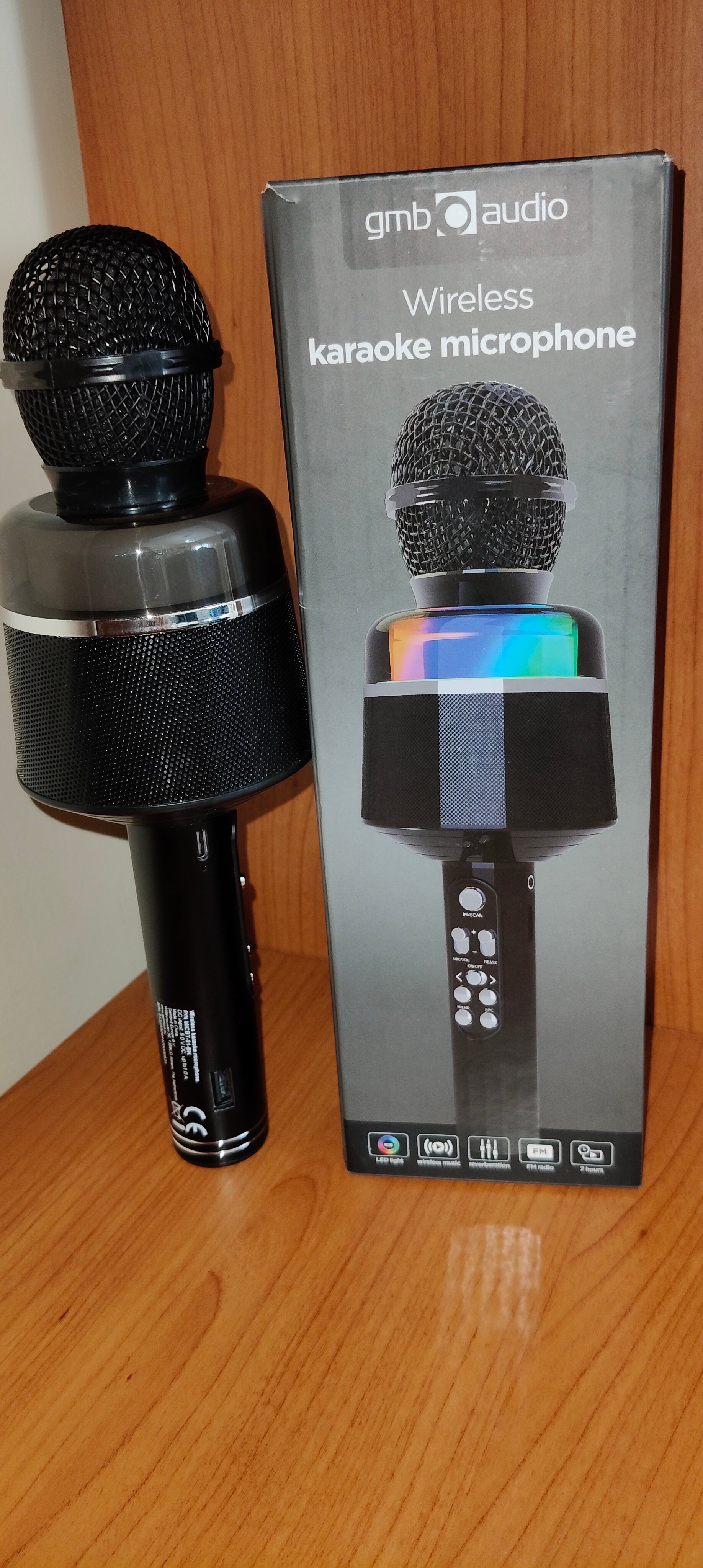 WIRELESS KARAOKE MICROPHONE