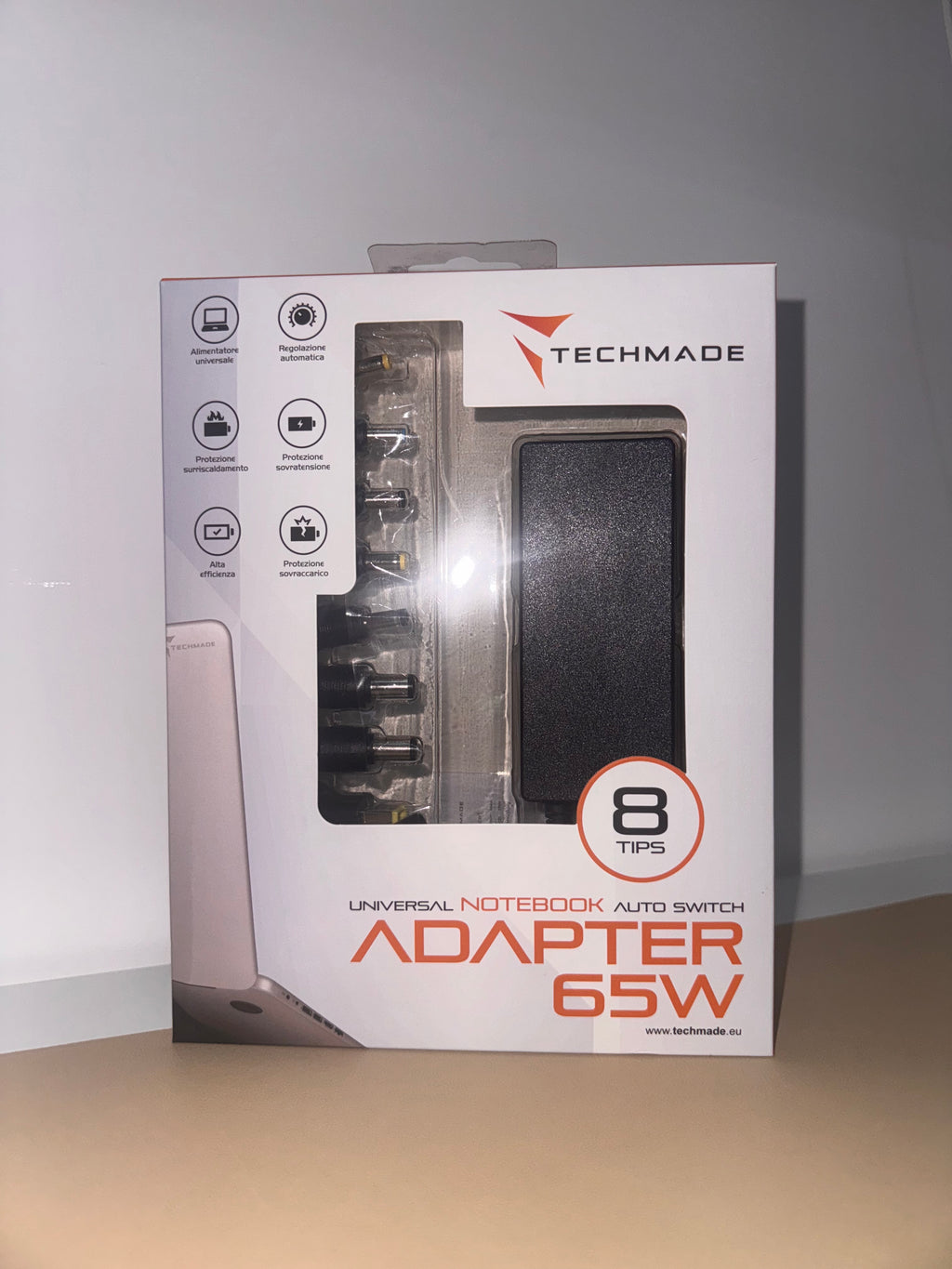 NOTEBOOK ADAPTER 65W Alimentatore universale 65W per Notebook con 8 Tips intercambiabili