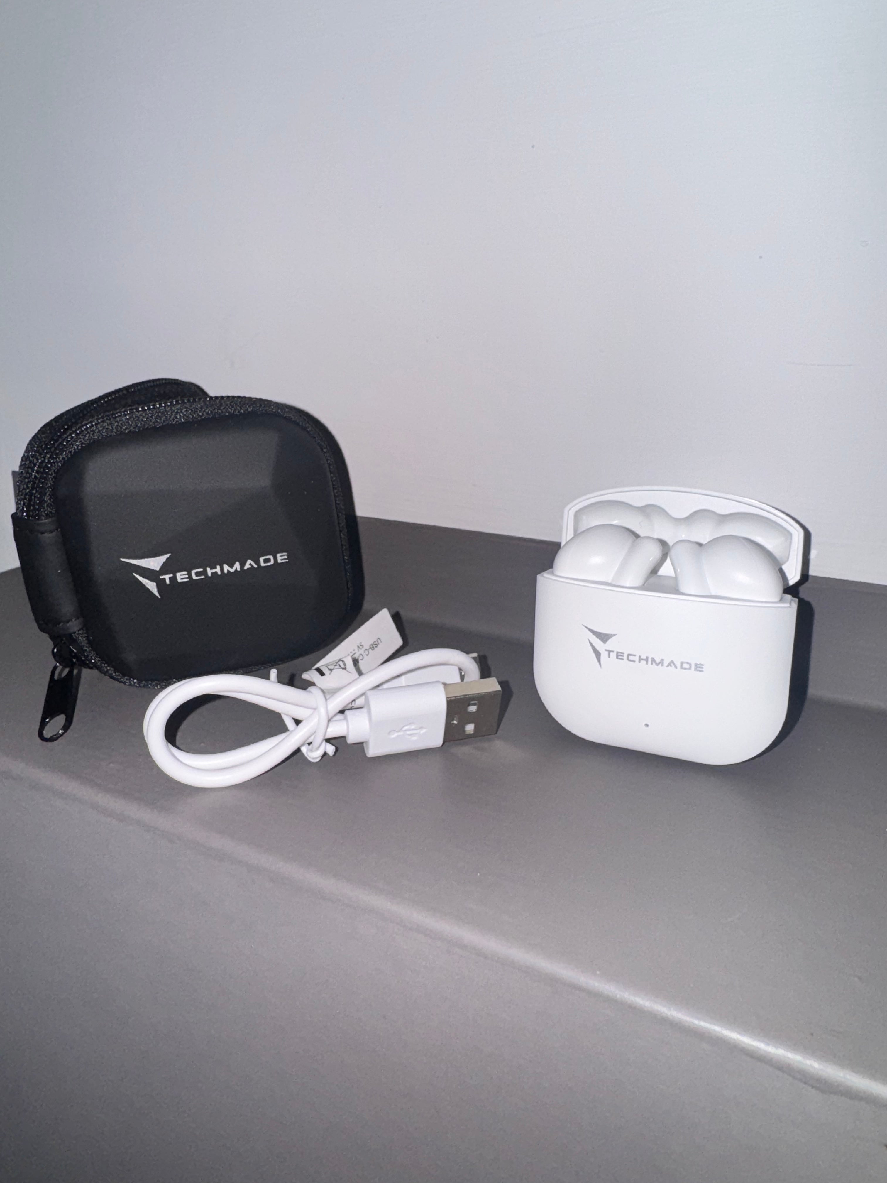 EARBUDS AURICOLARI SENZA FILI