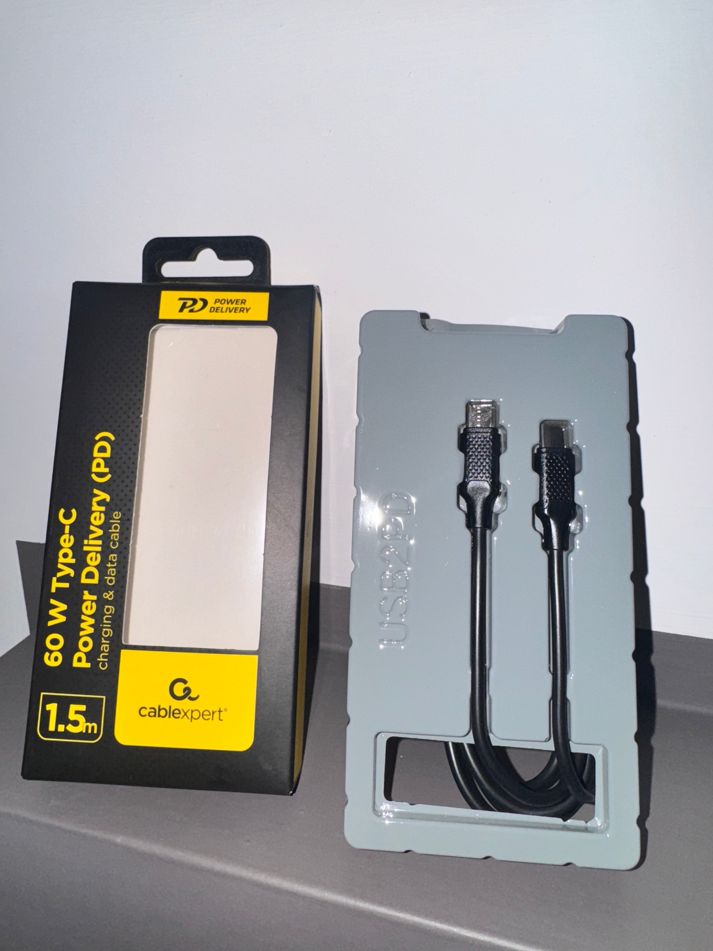 POWER DELIVERY 60 W TYPE-C charging & data cable